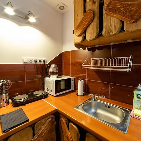 Gosciniec Lomnica (Walbrzych)