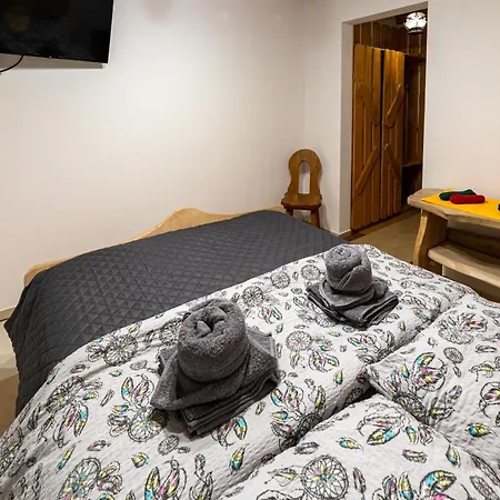 Gosciniec * Lomnica (Walbrzych)