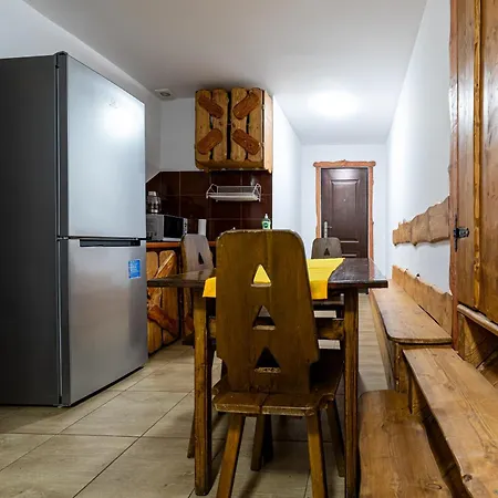 Gosciniec * Lomnica (Walbrzych)