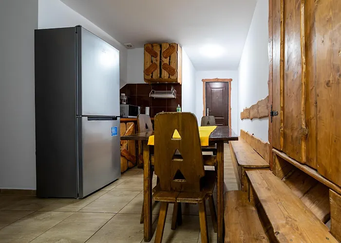 Gosciniec * Lomnica (Walbrzych)